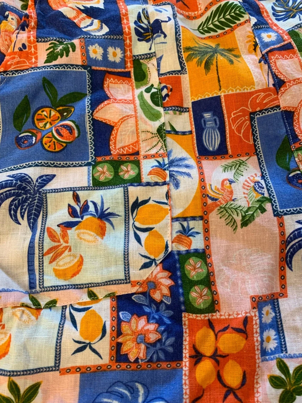 C&C California 100% Linen Multicolor Tropical Patchwork Resortwear Beach Shorts